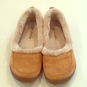 Columbia women’s slippers with rubber soles 9